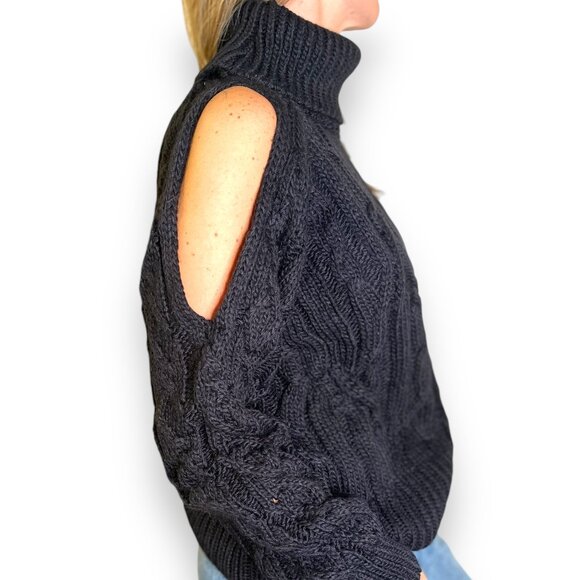 Anastasia Sweater - Picture 2 of 2